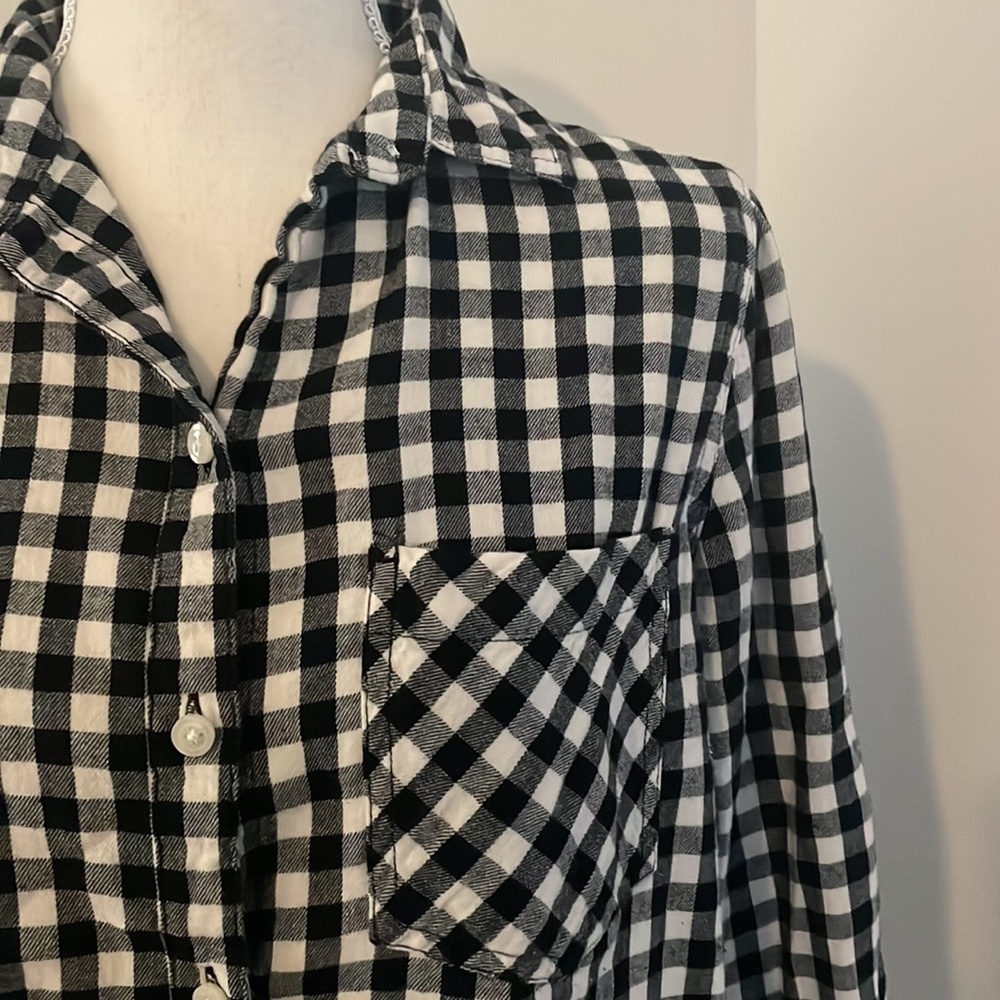 Women’s Old Navy Classic Black & White Checkered Flannel Shirt, size medium